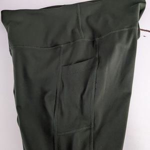 Chrleisure set of five leggings,see pic for colors, size Large